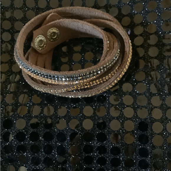 Bracelet earth tones stones twist around wrist snaps on ends very flashy🏝️🌞 - Picture 2 of 7